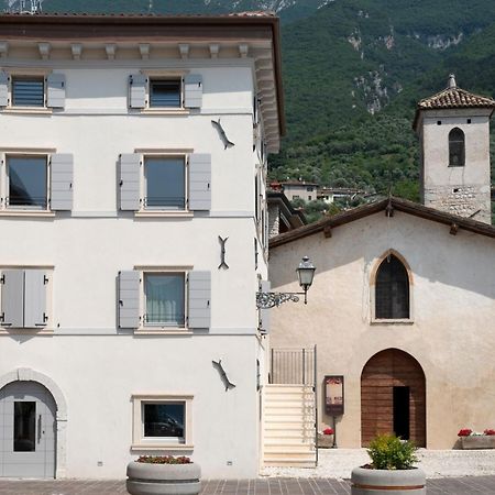 Absentia 1763 Garda Boutique Home - Lake Front Brenzone sul Garda Exteriér fotografie