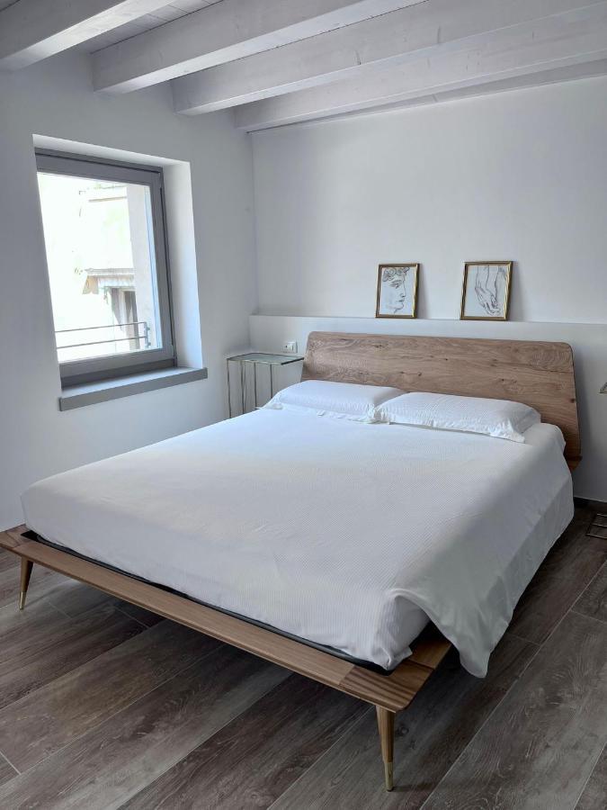 Absentia 1763 Garda Boutique Home - Lake Front Brenzone sul Garda Exteriér fotografie