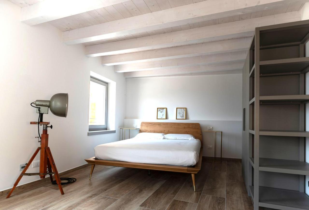 Absentia 1763 Garda Boutique Home - Lake Front Brenzone sul Garda Exteriér fotografie