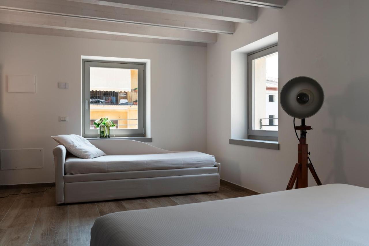 Absentia 1763 Garda Boutique Home - Lake Front Brenzone sul Garda Exteriér fotografie