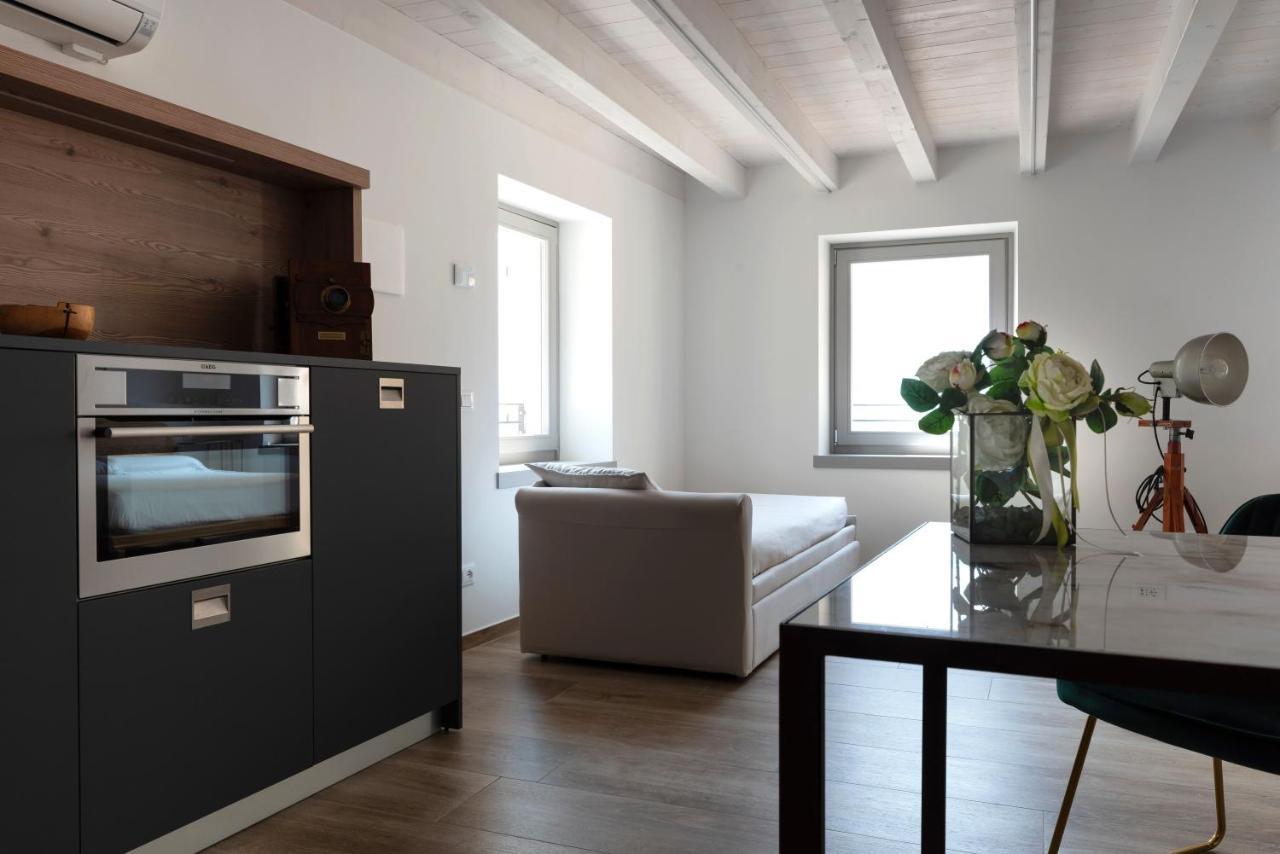 Absentia 1763 Garda Boutique Home - Lake Front Brenzone sul Garda Exteriér fotografie