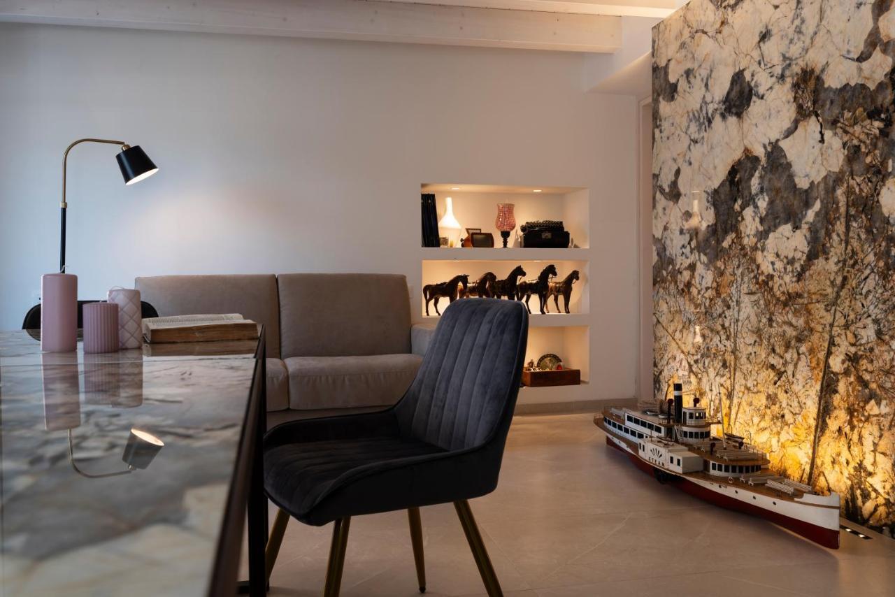 Absentia 1763 Garda Boutique Home - Lake Front Brenzone sul Garda Exteriér fotografie