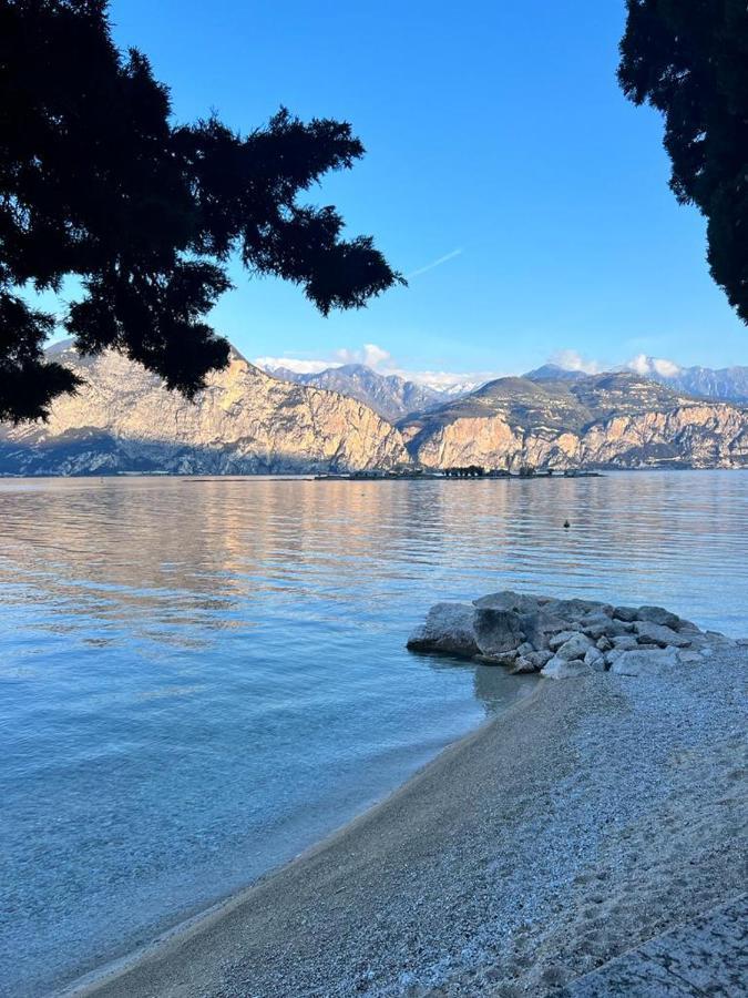 Absentia 1763 Garda Boutique Home - Lake Front Brenzone sul Garda Exteriér fotografie