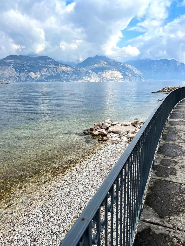 Absentia 1763 Garda Boutique Home - Lake Front Brenzone sul Garda Exteriér fotografie