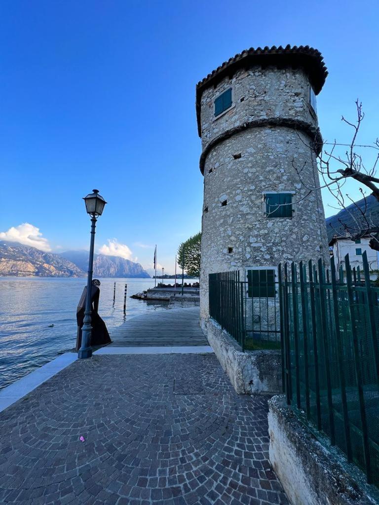 Absentia 1763 Garda Boutique Home - Lake Front Brenzone sul Garda Exteriér fotografie