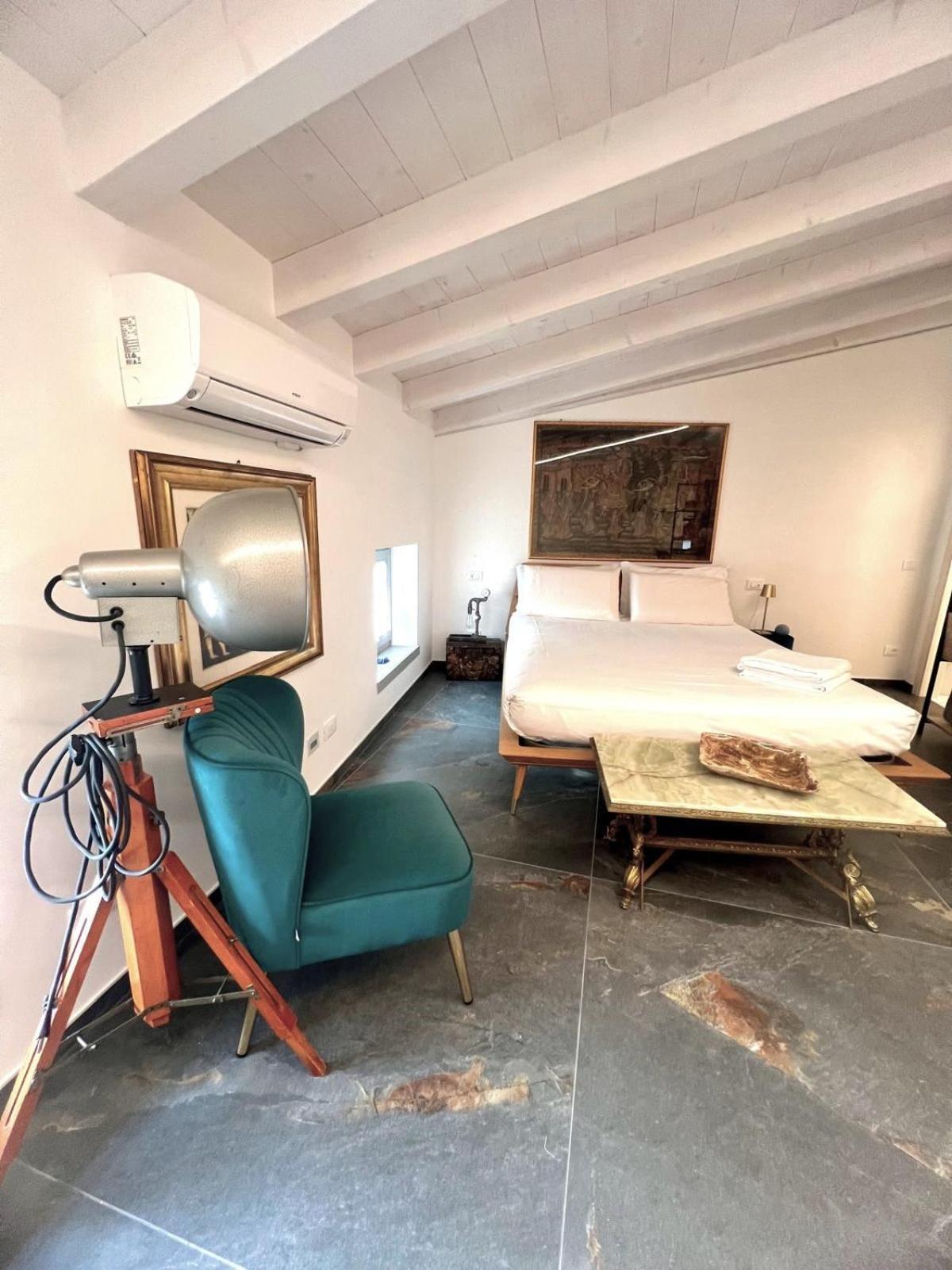 Absentia 1763 Garda Boutique Home - Lake Front Brenzone sul Garda Exteriér fotografie